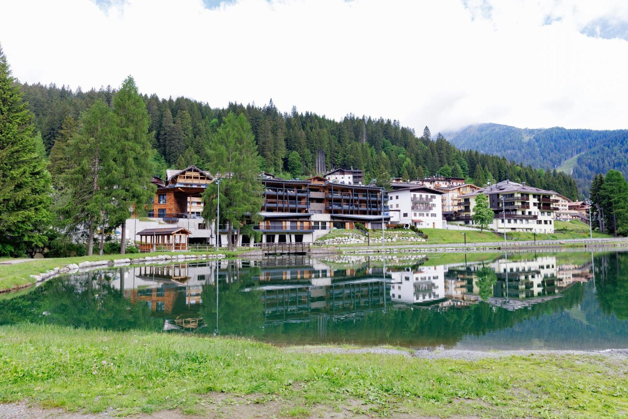 Ferienwohnung Campiglio Wood Madonna Exterior foto